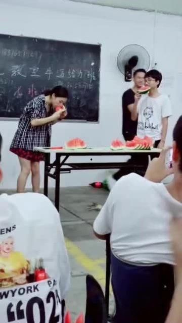 女教师吃瓜视频网站,吃瓜视频网站引发热议