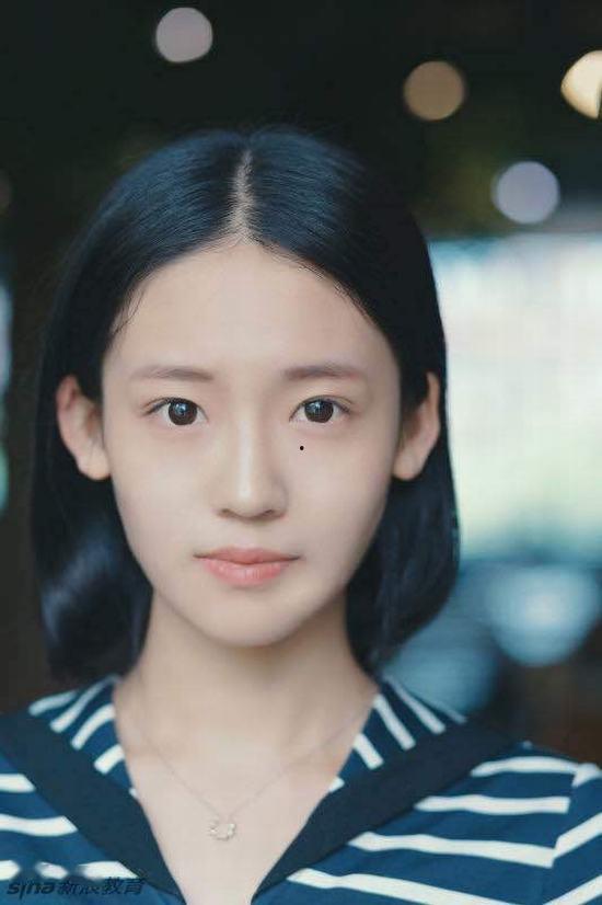 吃瓜校花视频在线观看,揭秘校花视频背后的热门话题