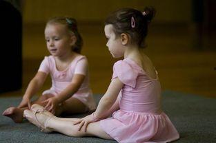 宝宝吃瓜跳舞视频完整版,萌娃舞动童趣无限