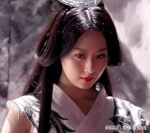 白冰吃蜜瓜视频,镜头下的悠闲夏日