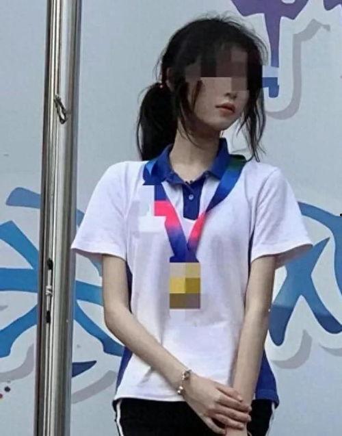 逃离闺蜜吃瓜视频,逃离吃瓜现场，揭秘背后惊人真相！